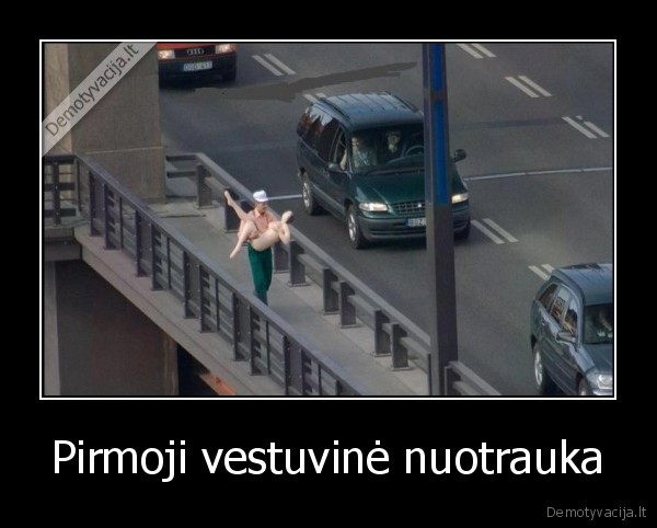 Pirmoji vestuvinė nuotrauka