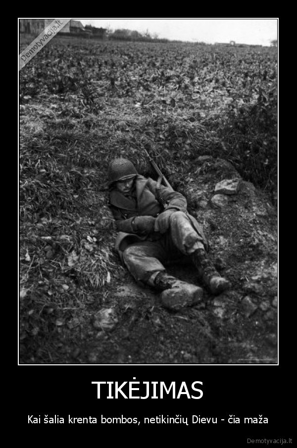 soldier,foxhole