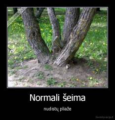 Normali šeima - nudistų pliaže